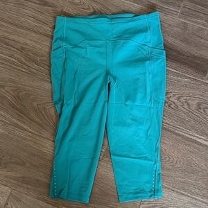 Lululemon Athletica Turquoise Cropped Leggings